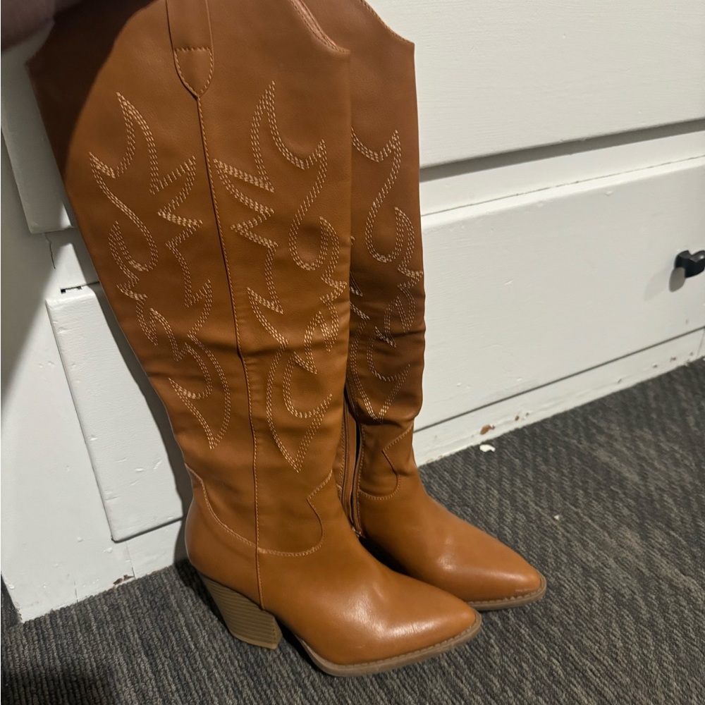 Size 6 women's long boots